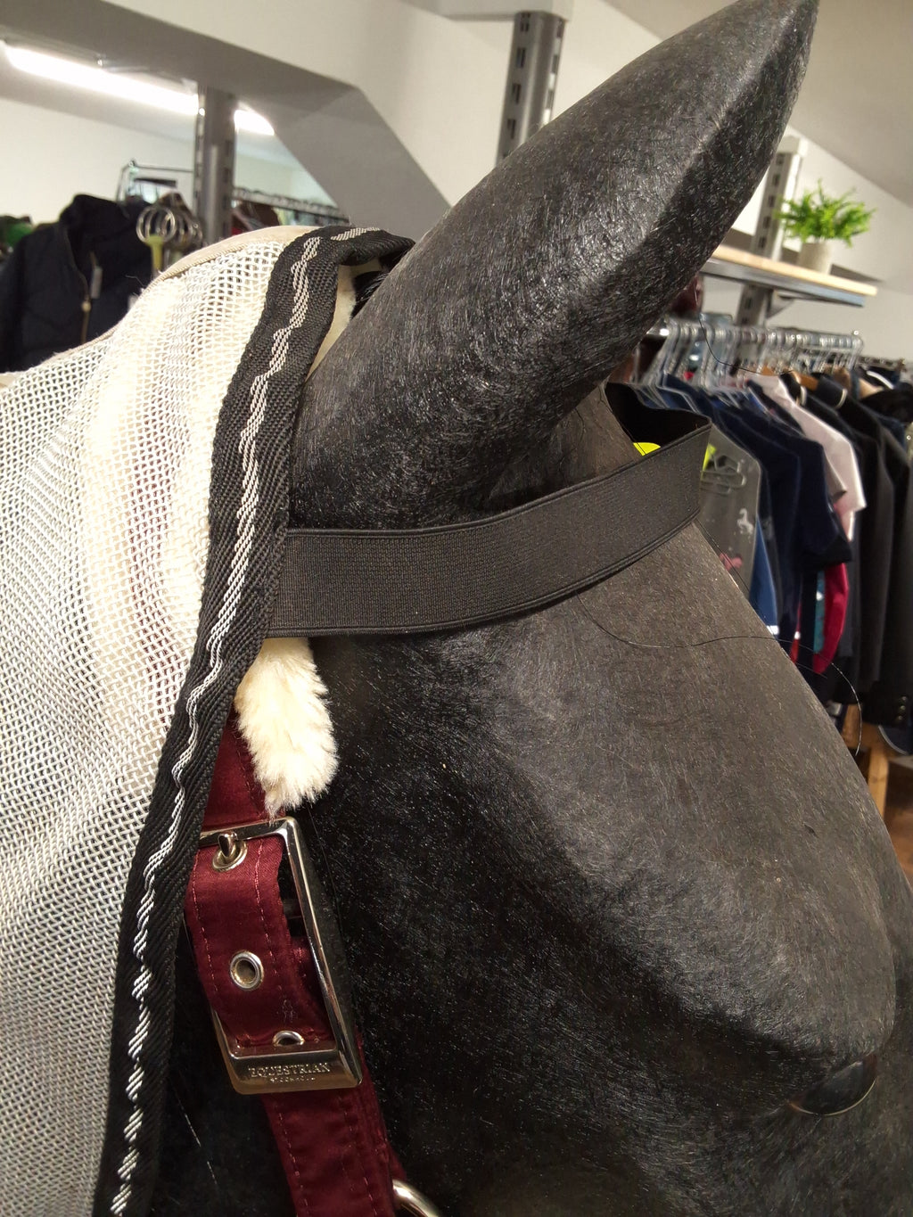 Equine-Microtec Fliegendecke