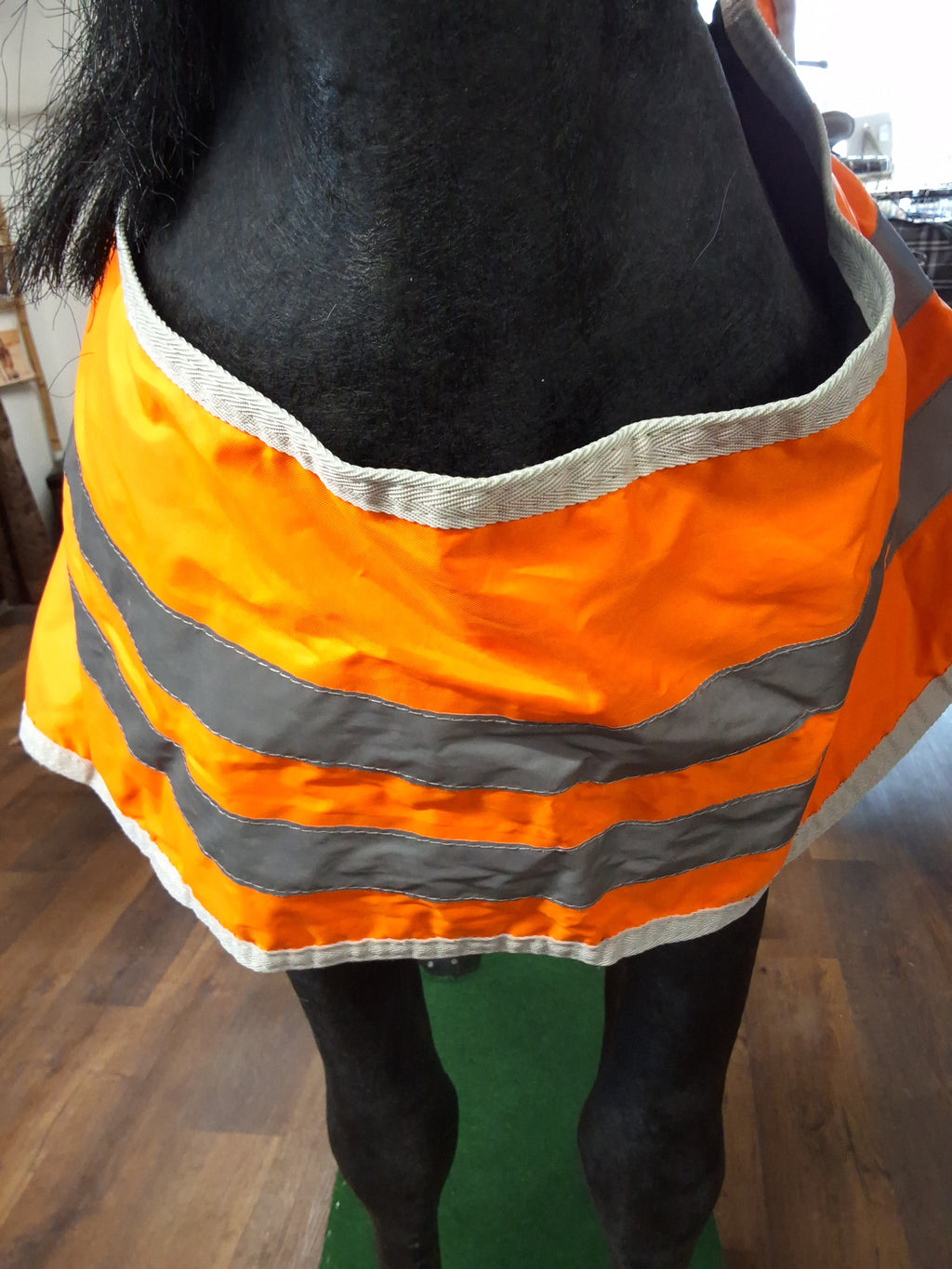 Unbekannte Reflektorausreitdecke