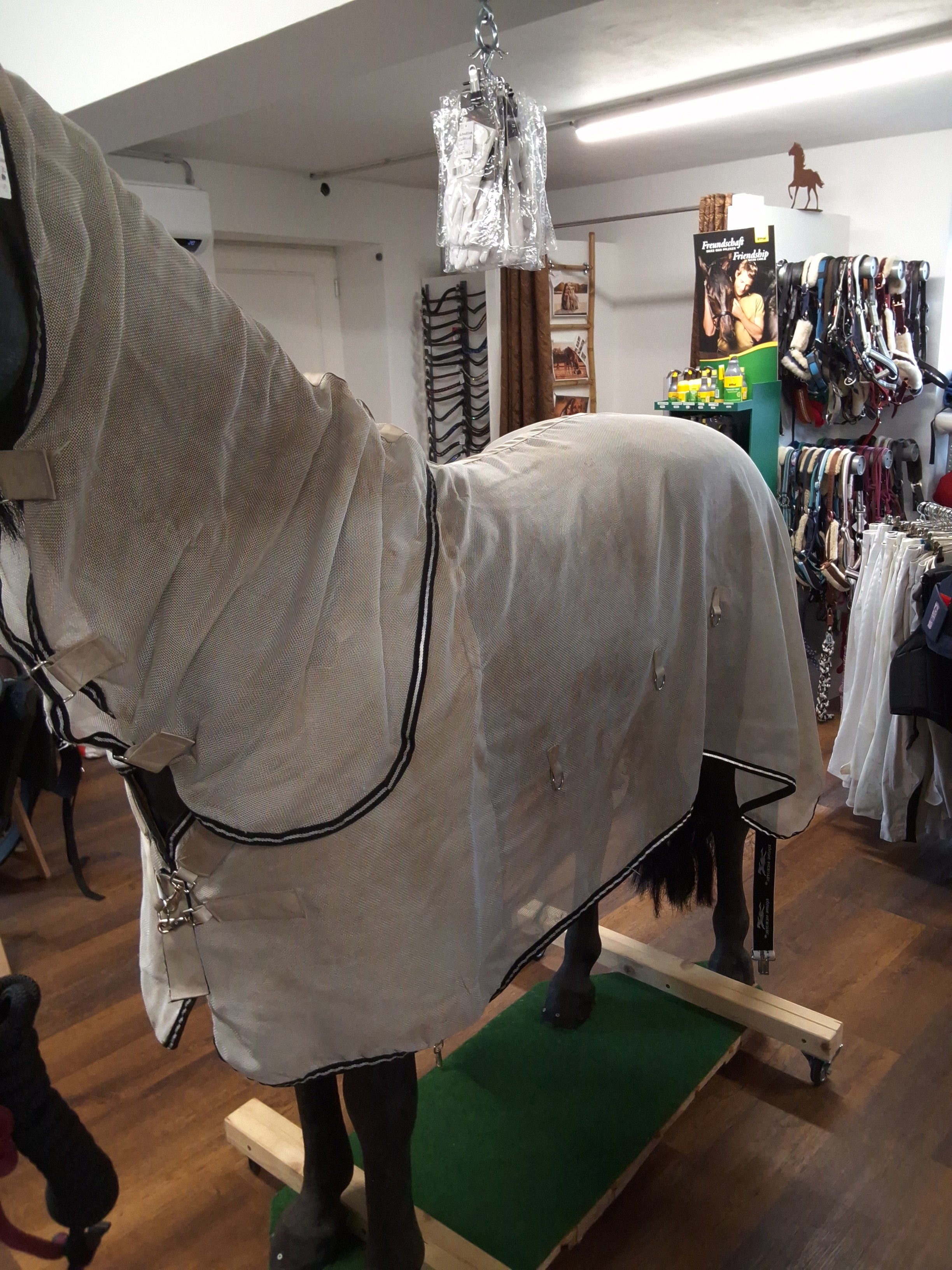 Equine-Microtec Fliegendecke