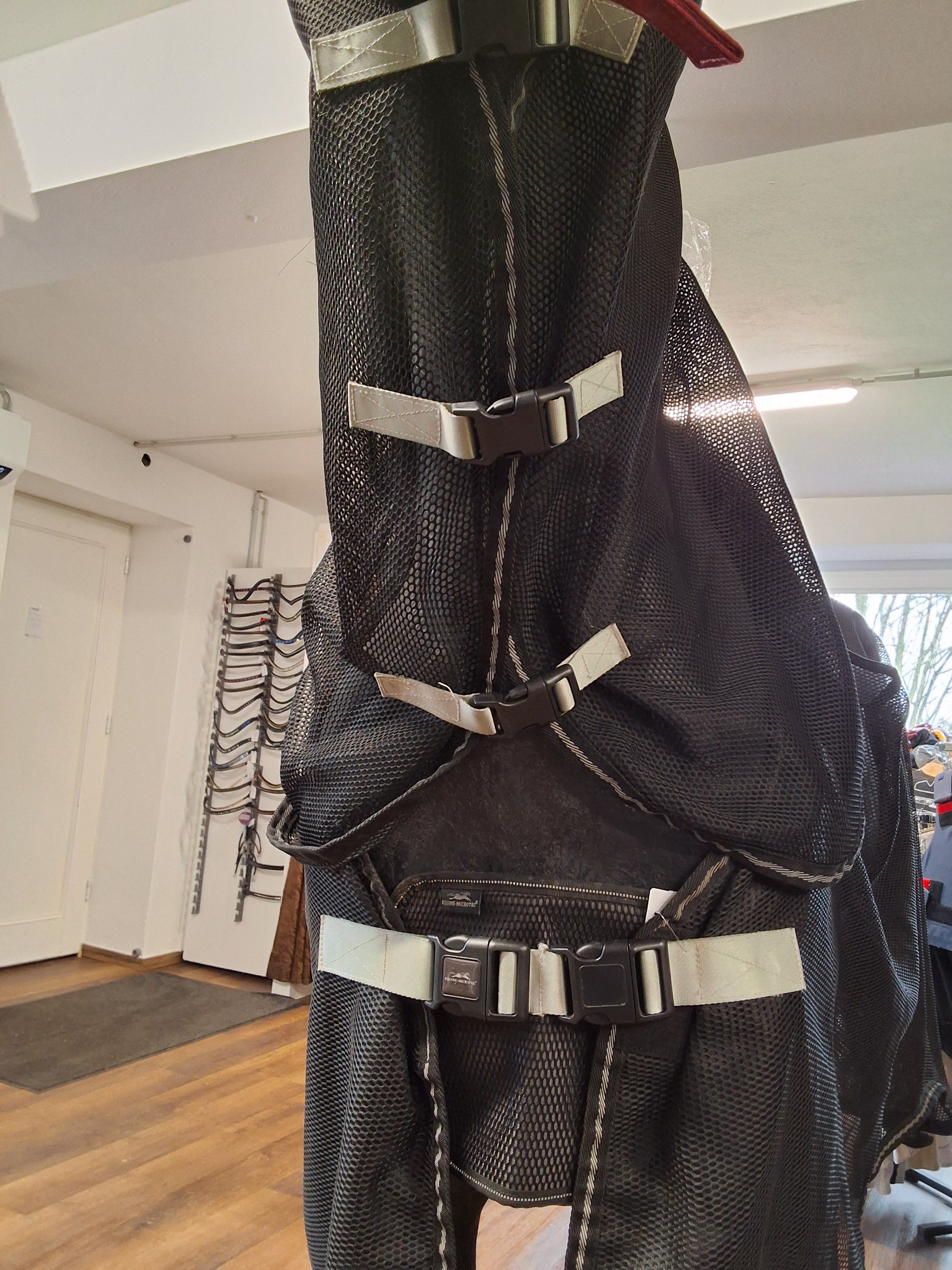 Equine-Microtec Fliegenausreitdecke