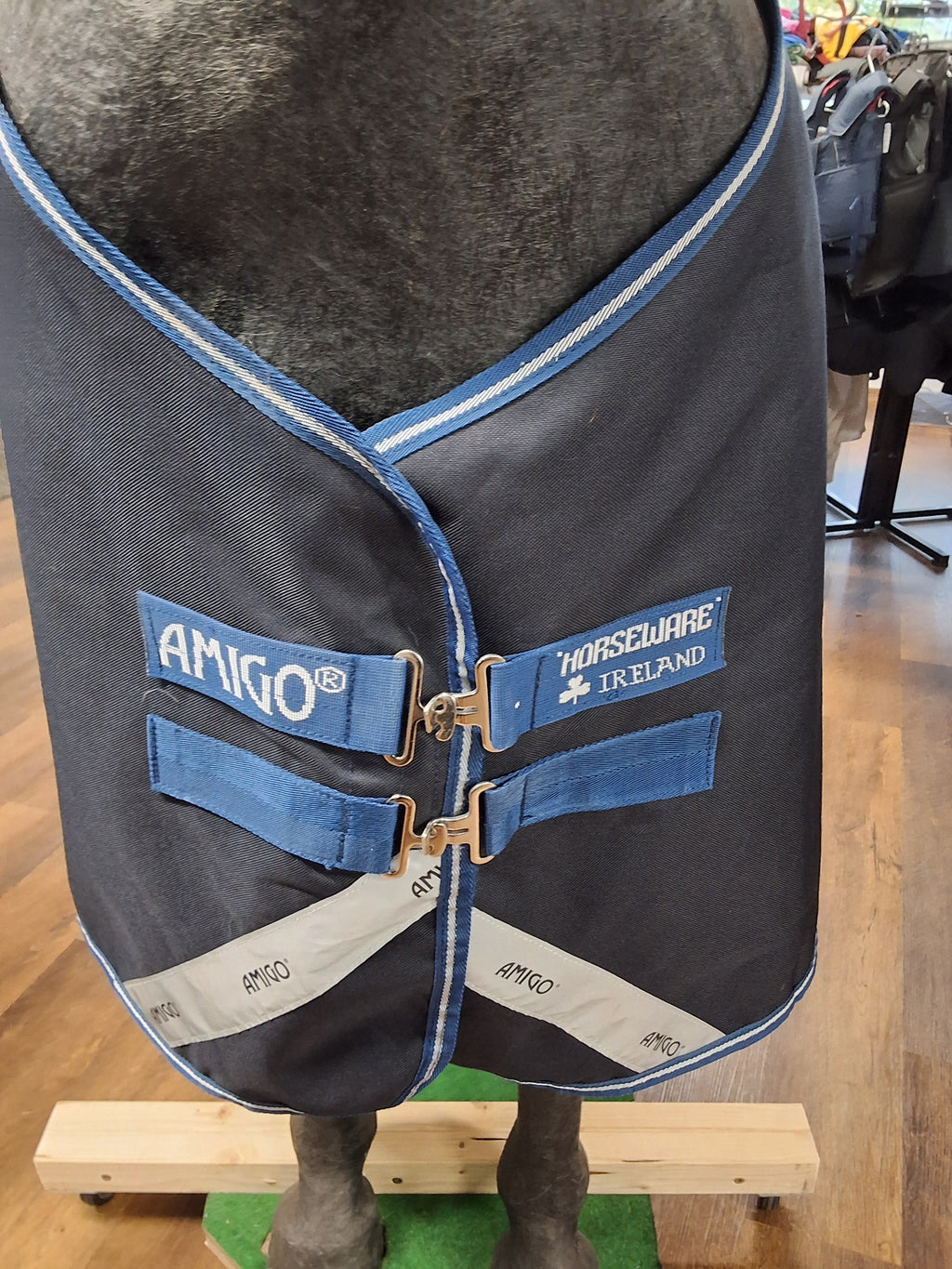 Horseware Amigo Bravo 12 Turnout light Regendecke