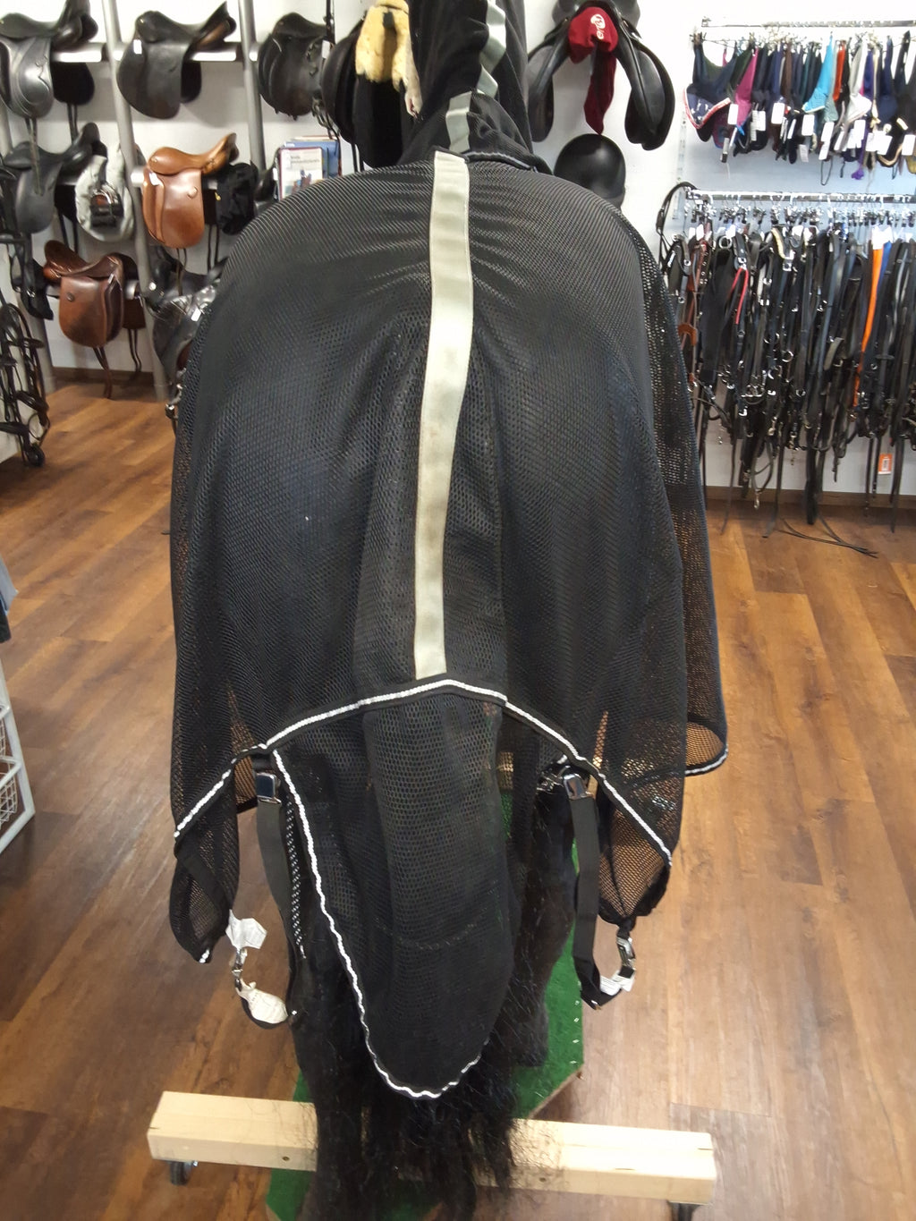 Equine-Microtec Fliegenausreitdecke